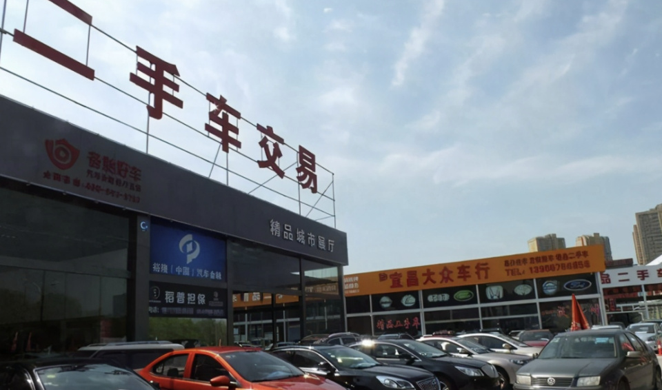 4月車市觀察 需求指數(shù)回暖，競(jìng)爭(zhēng)焦點(diǎn)轉(zhuǎn)移下的二手車市場(chǎng)經(jīng)營(yíng)新態(tài)勢(shì)